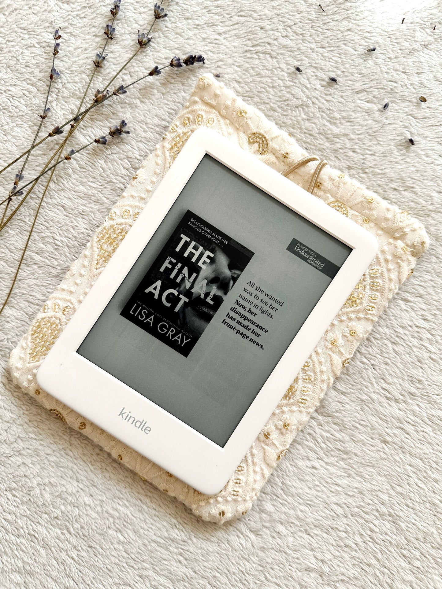 Embroidered Sequin Kindle & Kobo Sleeve
