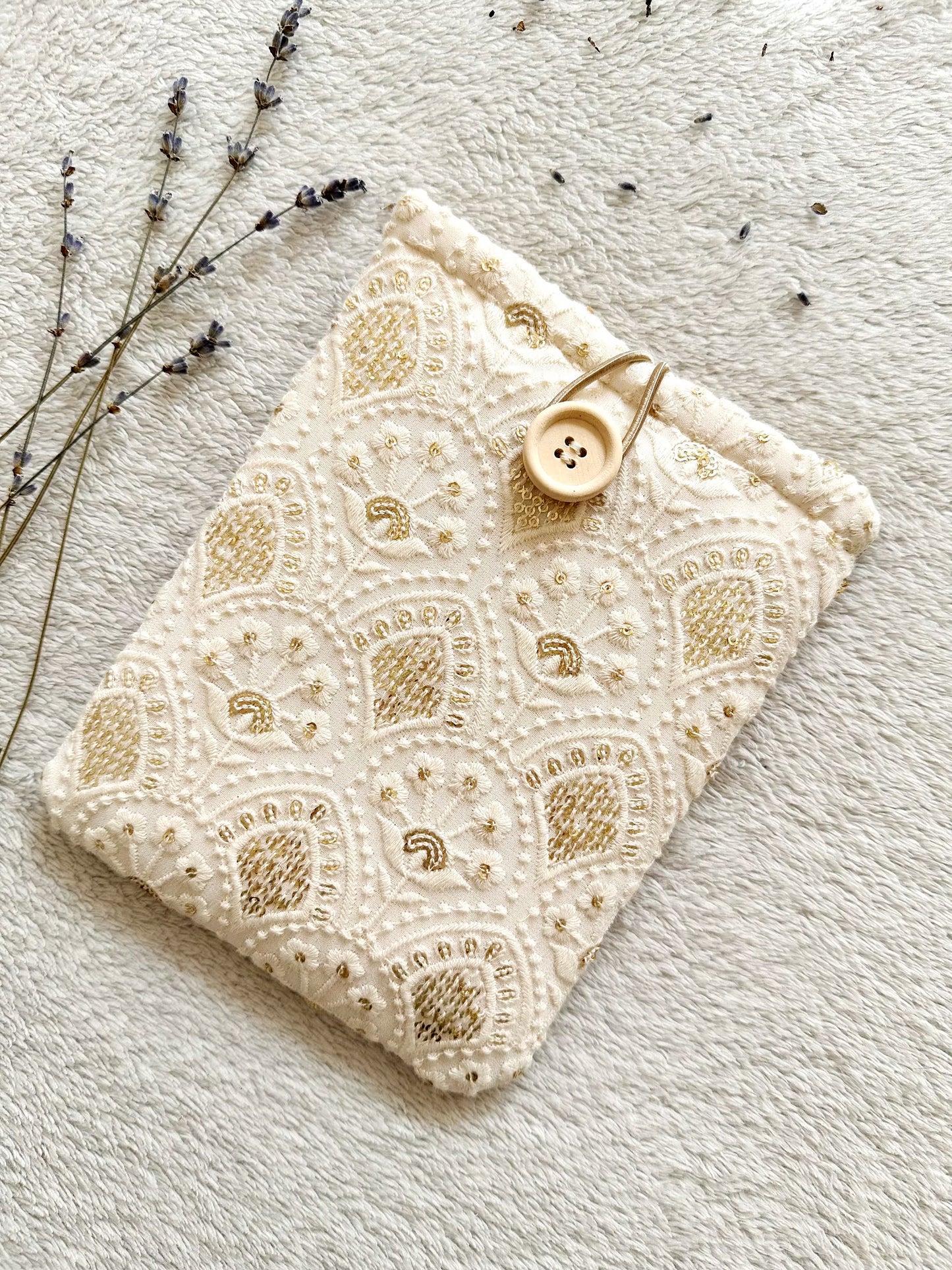 Embroidered Sequin Kindle & Kobo Sleeve