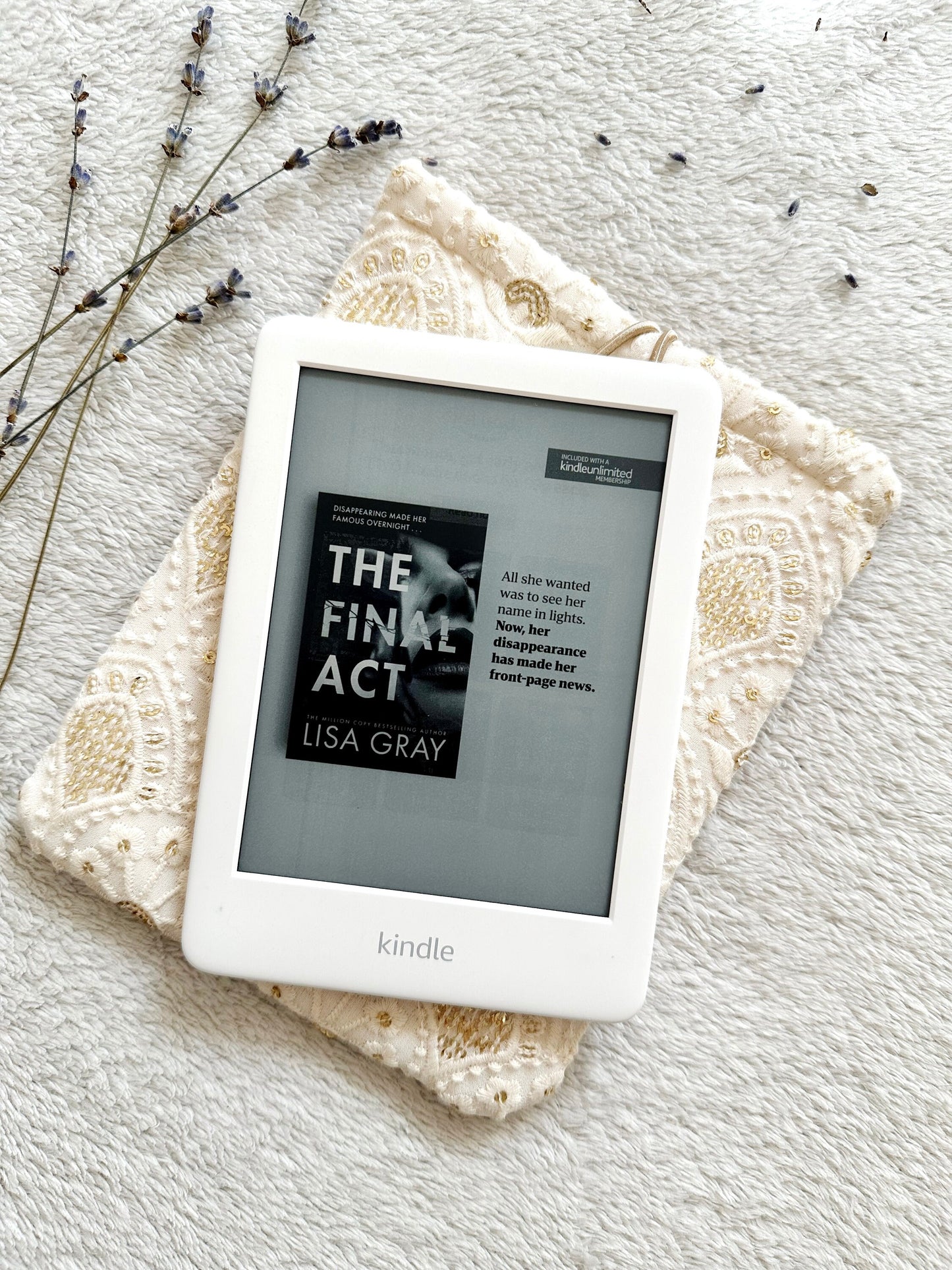 Embroidered Sequin Kindle & Kobo Sleeve