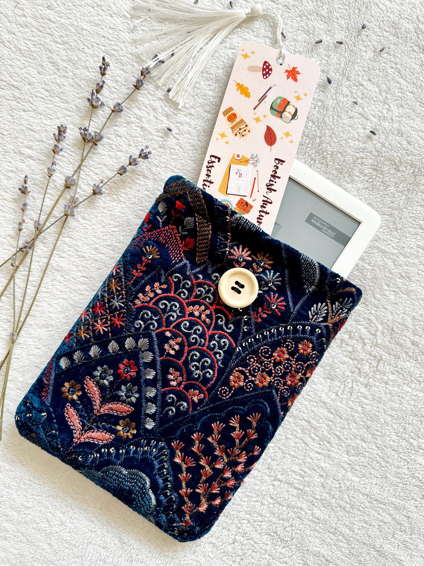 Embroidered Floral Kindle & Kobo Sleeve