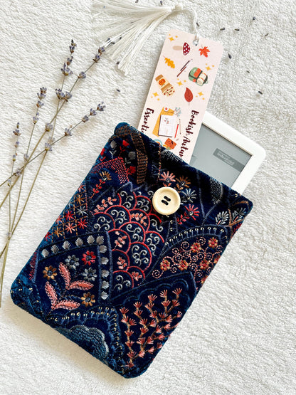 Embroidered Floral Kindle & Kobo Sleeve