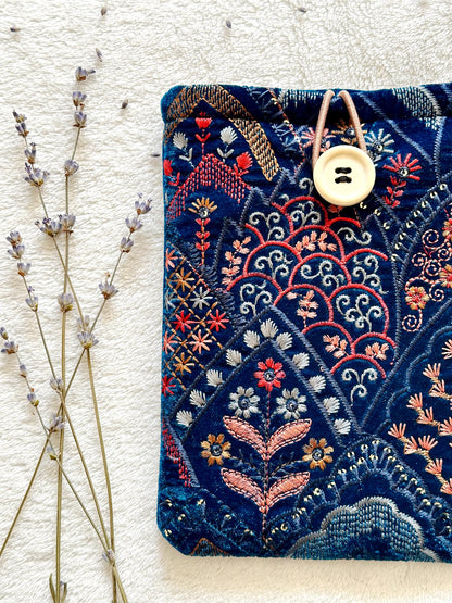Embroidered Floral Kindle & Kobo Sleeve