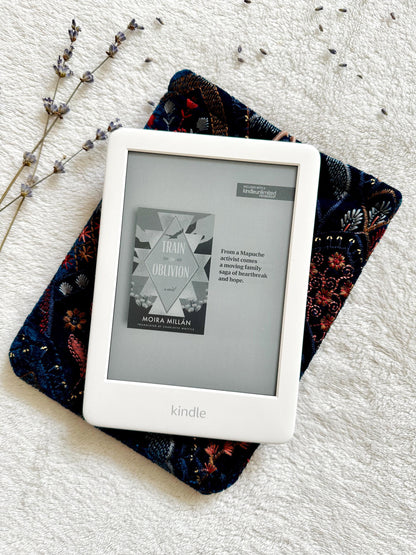 Embroidered Floral Kindle & Kobo Sleeve