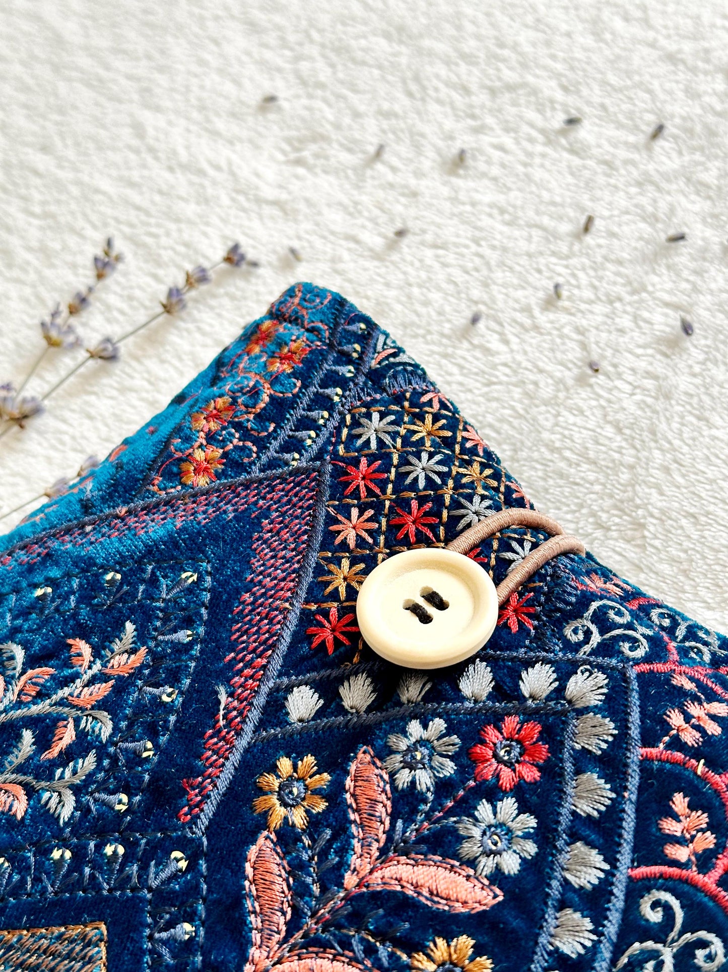 Embroidered Floral Navy Book Sleeve