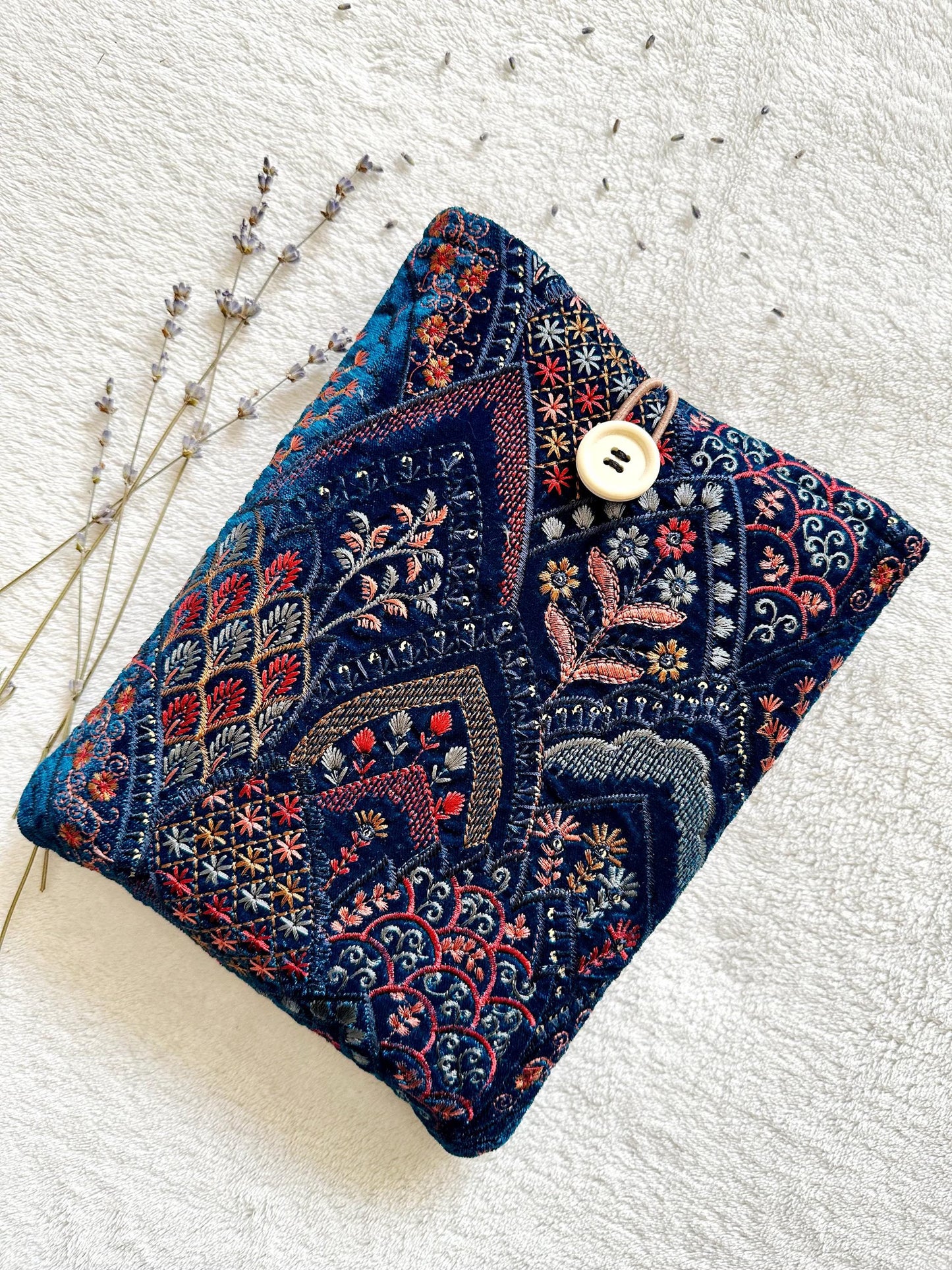 Embroidered Floral Navy Book Sleeve