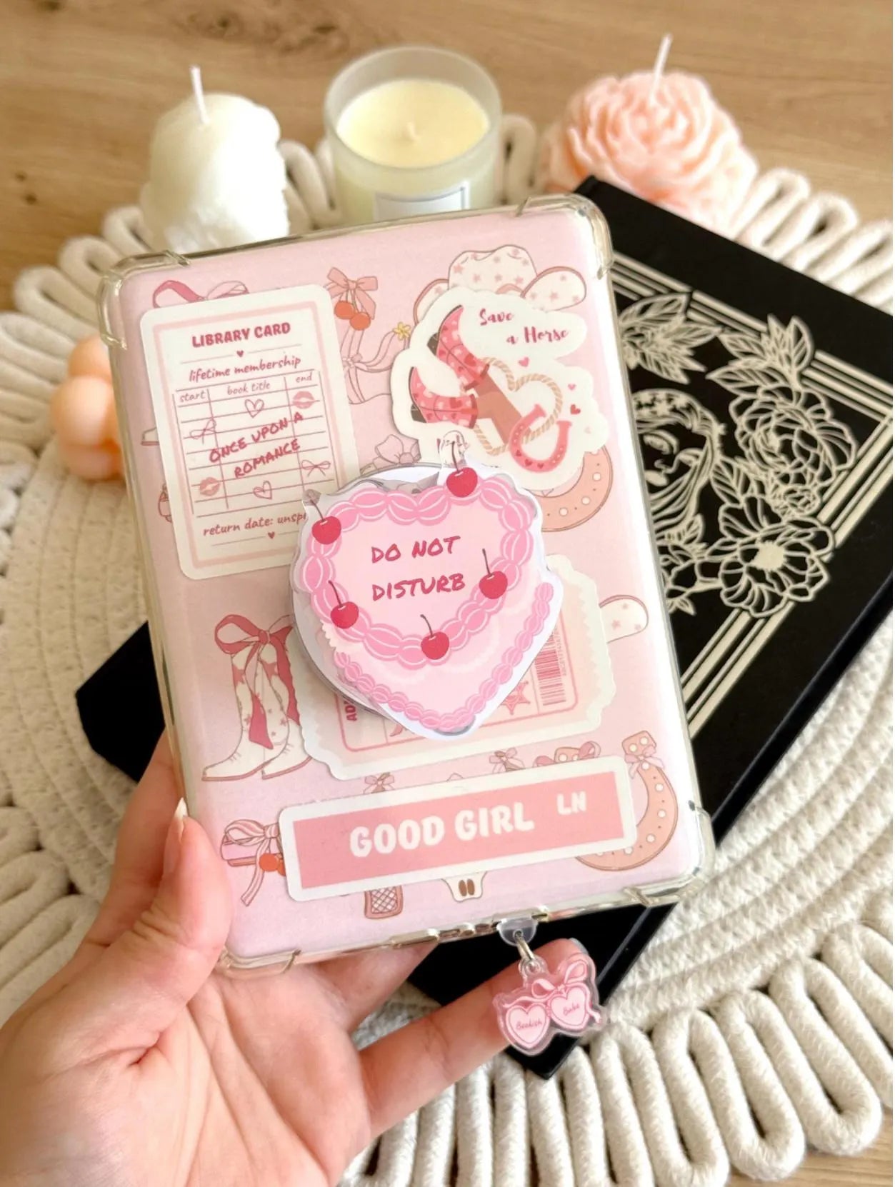 Cake Magnetic E-Reader Grip