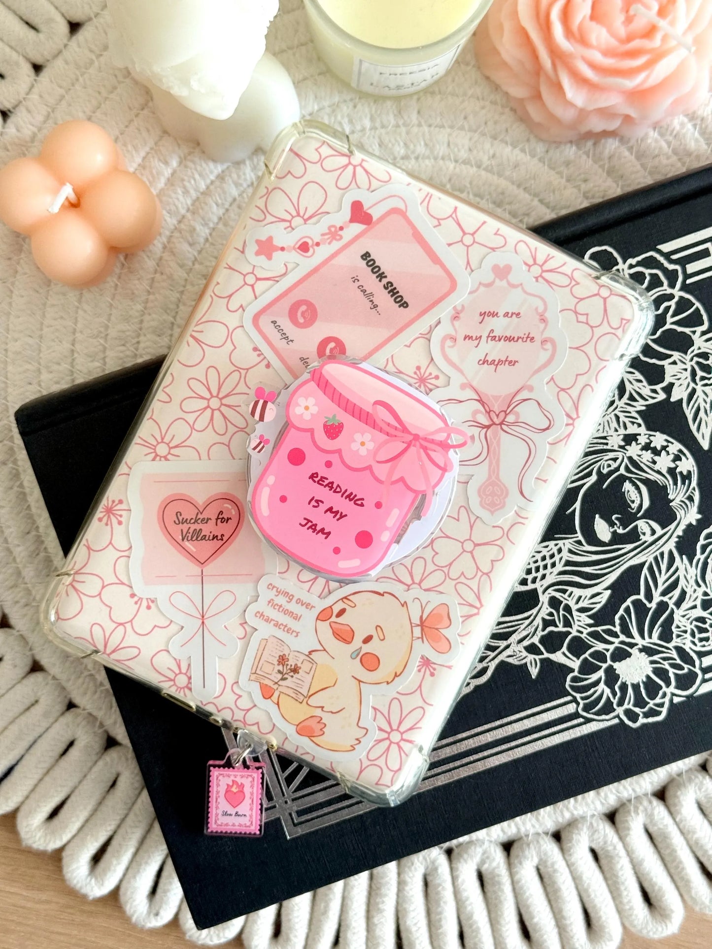 Strawberry Jam Magnetic E-Reader Grip