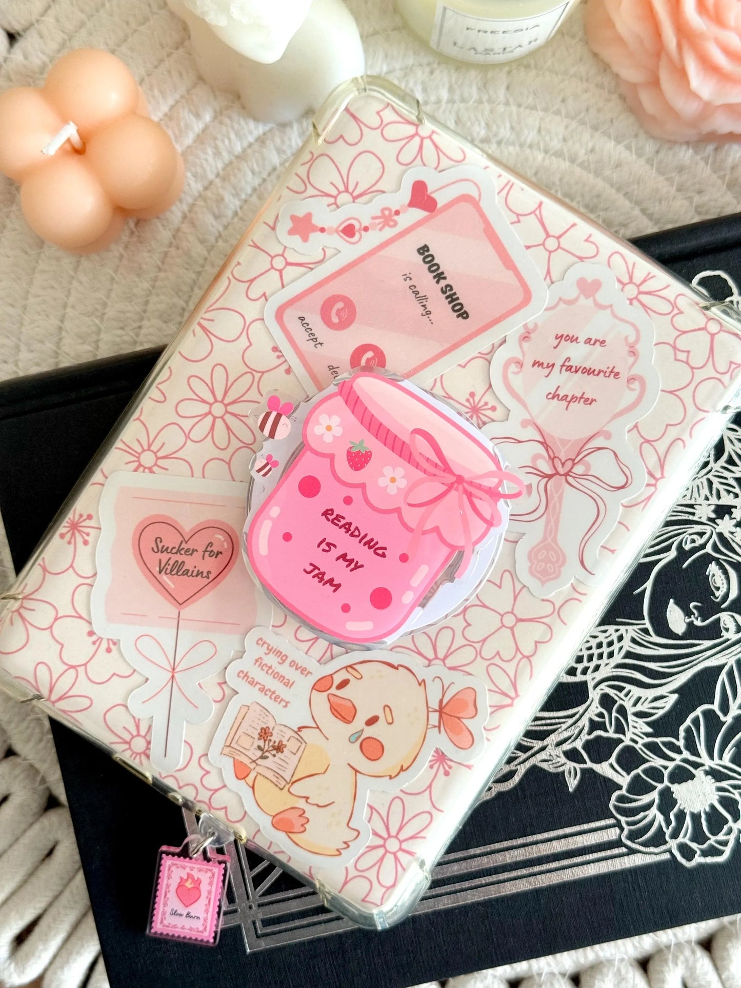 Strawberry Jam Magnetic E-Reader Grip