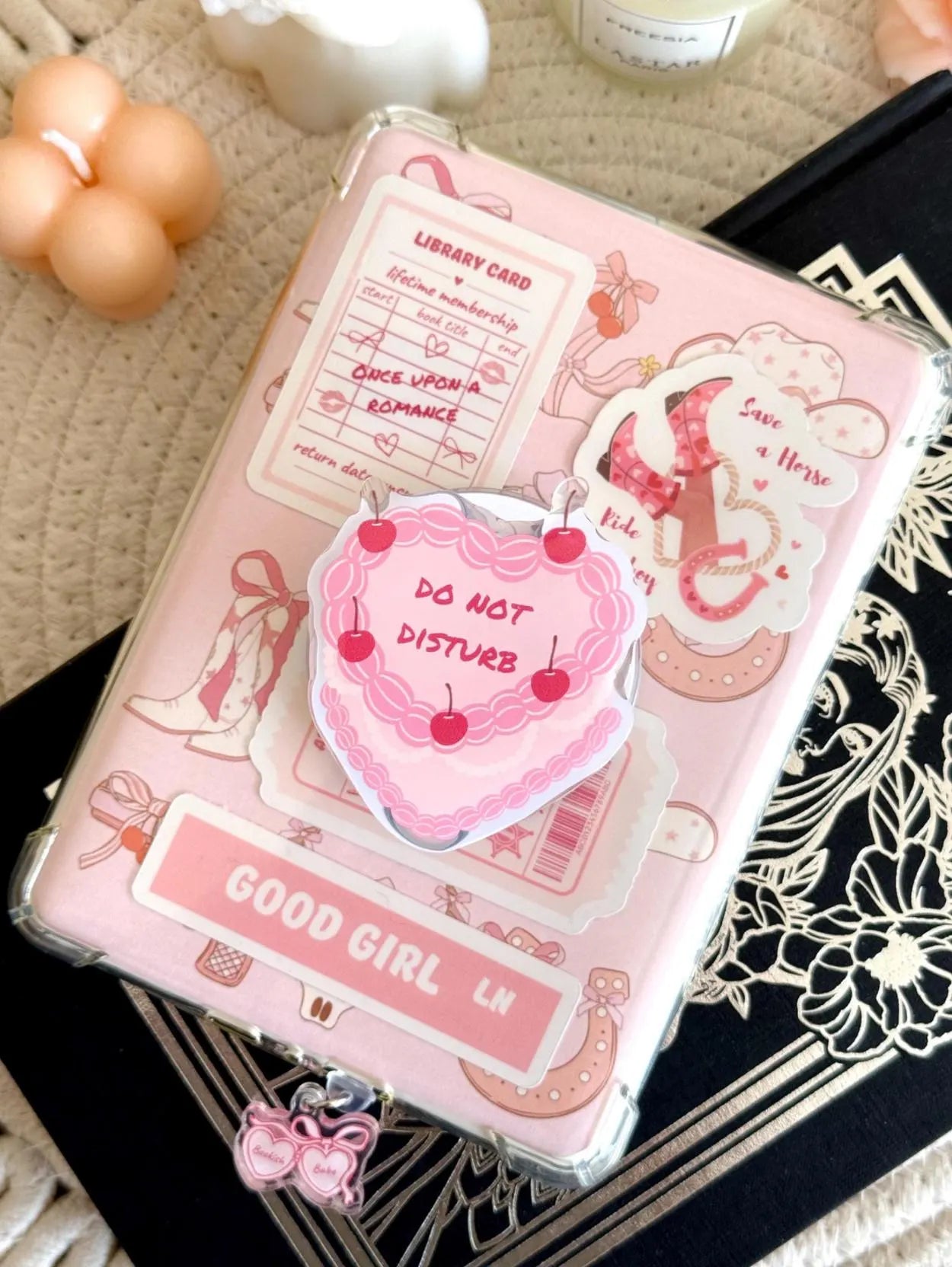 Cake Magnetic E-Reader Grip